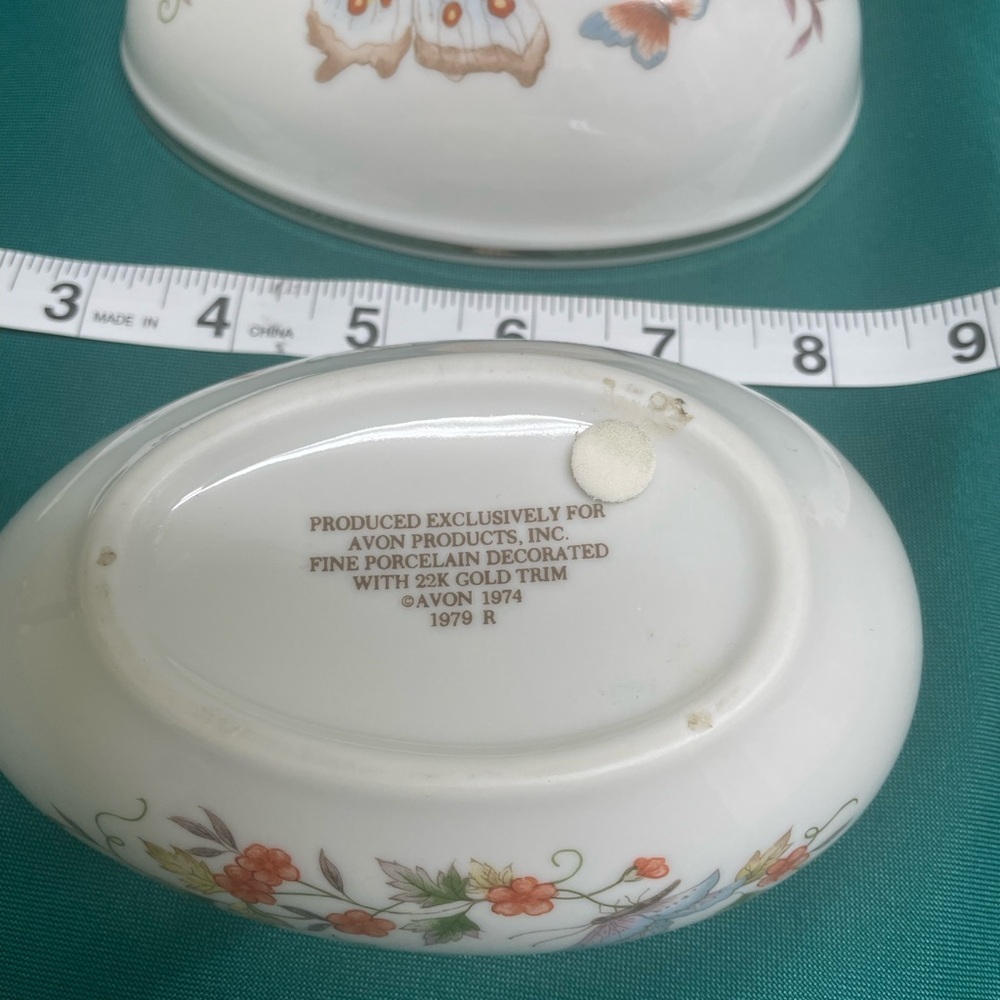 Avon Floral Porcelain Egg with Gold Accents - Picture 6 of 7